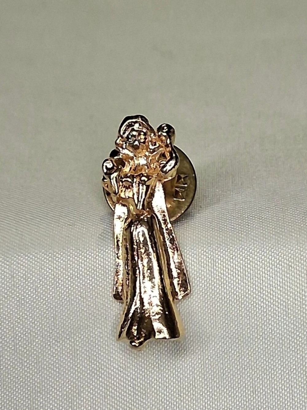 Vintage religious  icon gold tone figure pin  1" with backing Jesus Mary